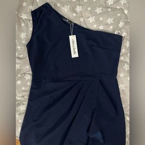 Sleeveless one shoulder dress